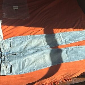 Lucky Brand, Mid Rise Super Skinny Ava Jeans. New. Still has tags.